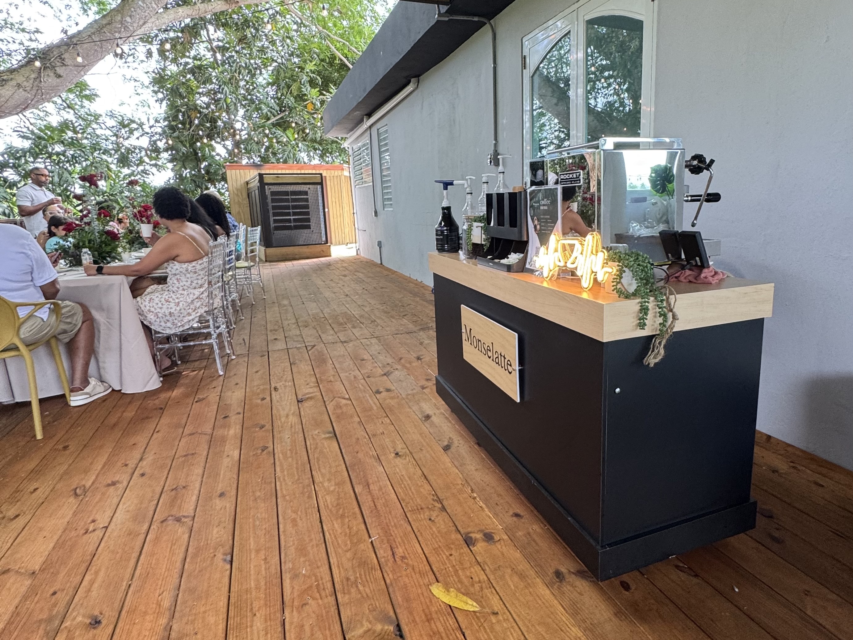 Set up elegante en terraza